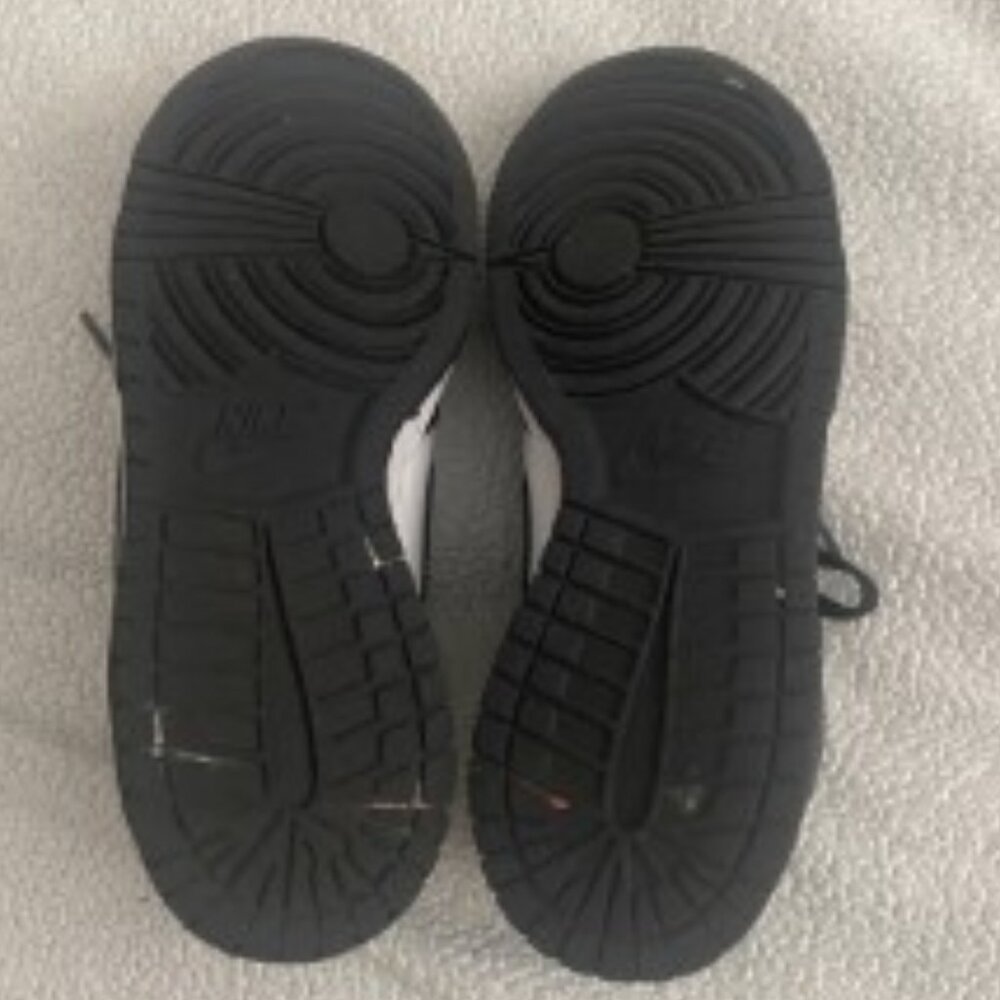 Nike Panda Dunk Low Size 6.5Y - Picture 4 of 5